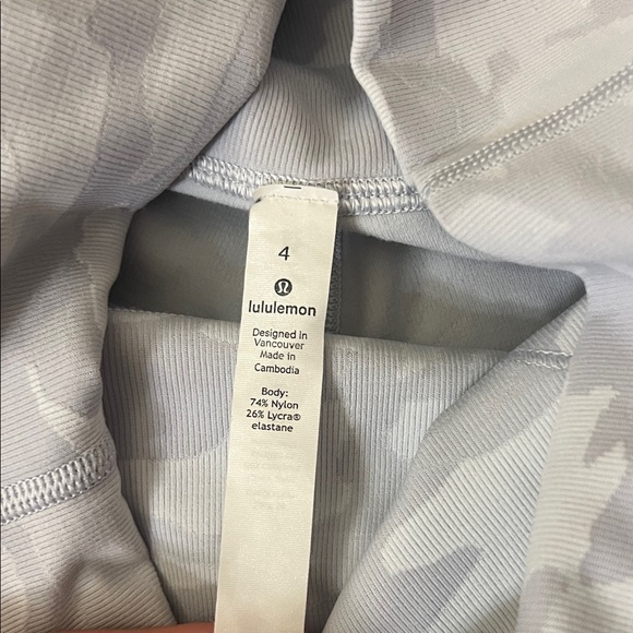 Lululemon Gray Camo Leggings - Picture 3 of 4